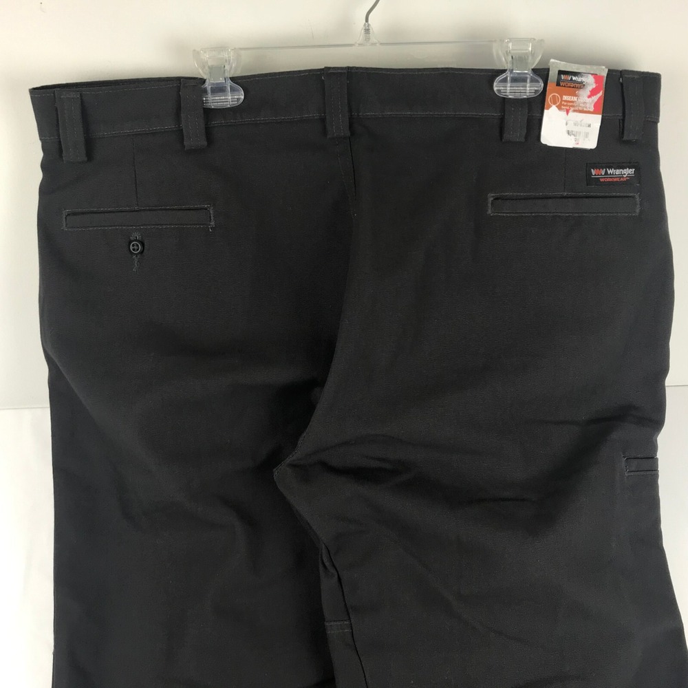 Wrangler 42 X 30 Workwear Utility Work Pants ~ Cargo Pocket ~ Dark Gray New Tags - Picture 4 of 10